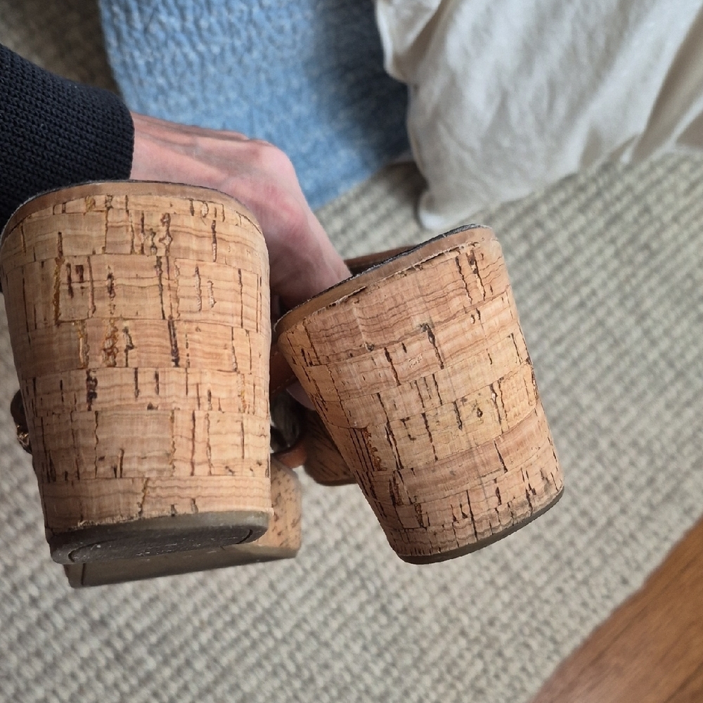 Sam Edelman Tan Croc-Embossed Slides - Picture 5 of 6